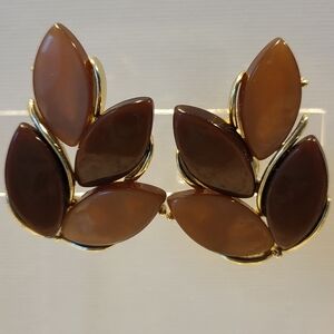 Vintage Lisner Brown Thermoplastic Leaf Clip Earrings